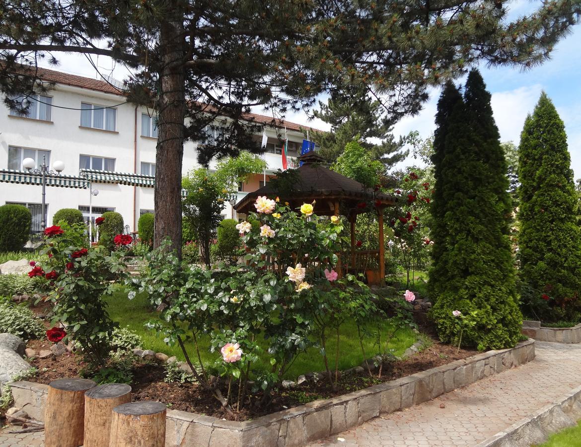 Paradise Hotel Madzharovo Esterno foto