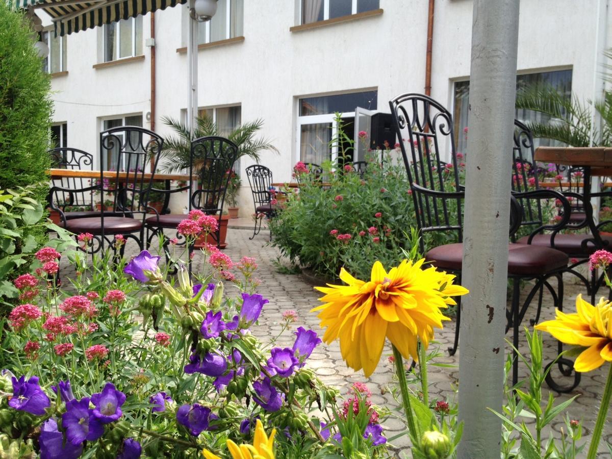 Paradise Hotel Madzharovo Esterno foto