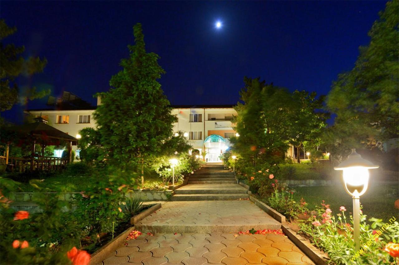 Paradise Hotel Madzharovo Esterno foto